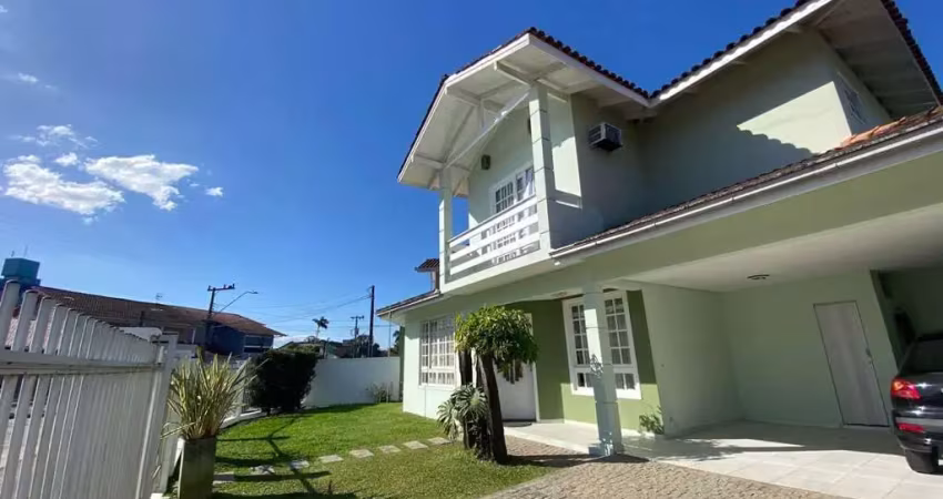Sobrado com 3 dormitórios (1 suíte) à venda, 191 m² - santo antônio - joinville/sc