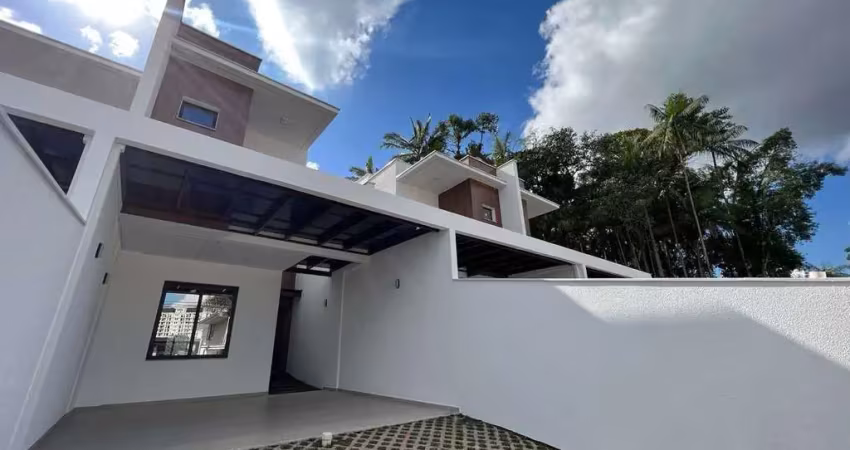 SOBRADO BAIRRO ATIRADORES COM PISCINA