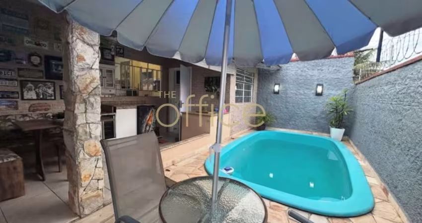 Casa à venda em Joinville-SC, Anita Garibaldi: 3 quartos, 1 suíte, 3 salas, 2 banheiros, 3 vagas de garagem, 144,97m².