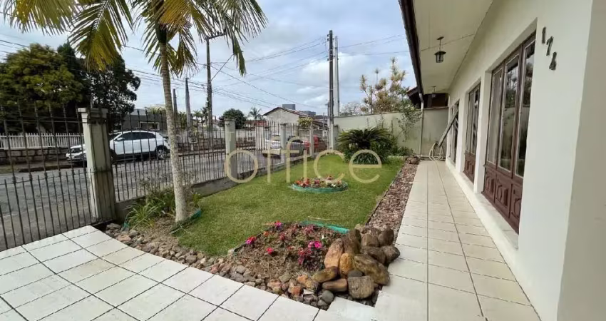 CASA PLANA NO BAIRRO GLÓRIA COM GRANDE POTENCIAL