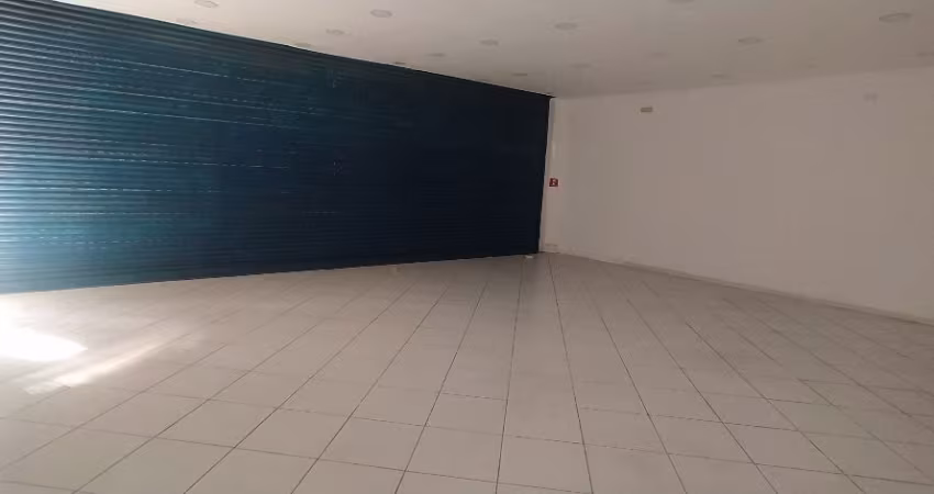 Salão comercial no centro de Poá