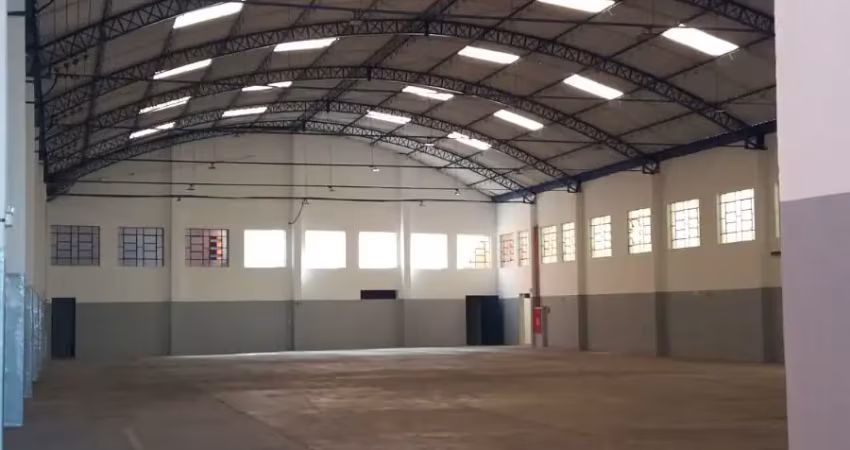 Alugo galpão com 1000 metros quadrados  zup 1 em ferraz de vasconcelos