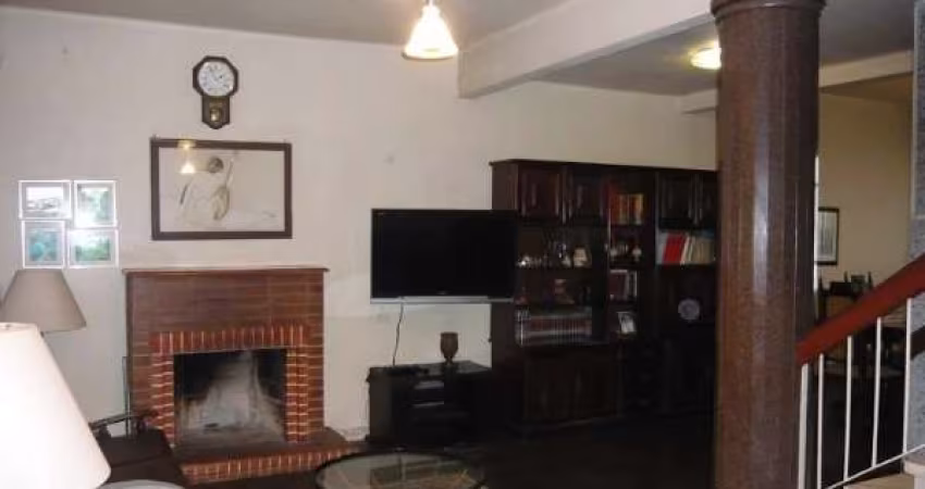Casa com 3 quartos à venda na Rua Sinimbú, 162, Petrópolis, Porto Alegre