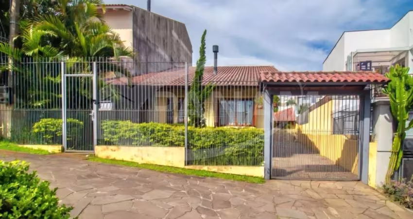 Casa com 4 quartos à venda na Avenida General Barreto Viana, 303, Chácara das Pedras, Porto Alegre