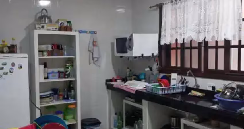 Casa para Venda em Guaratuba, Balneário Coroados, 3 dormitórios, 1 suíte, 2 banheiros, 3 vagas