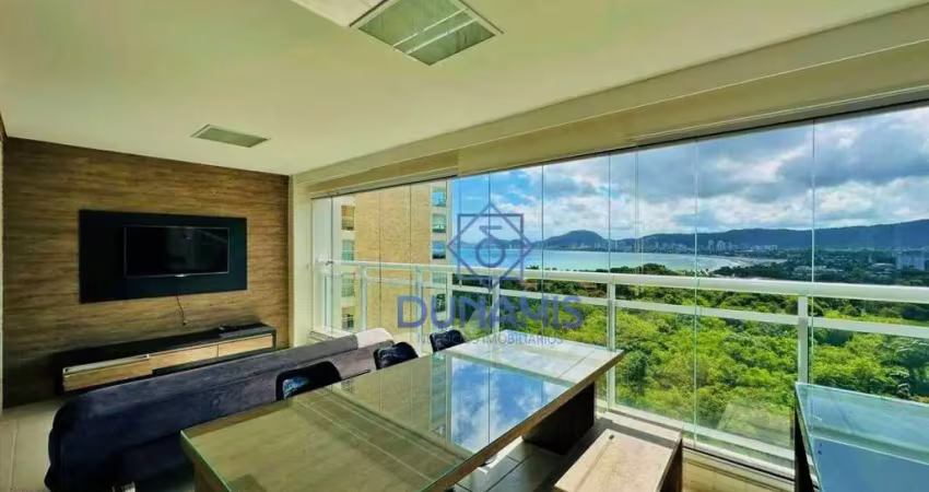 Apartamento na praia da enseada, com uma maravilhosa vista para o mar e montanha.