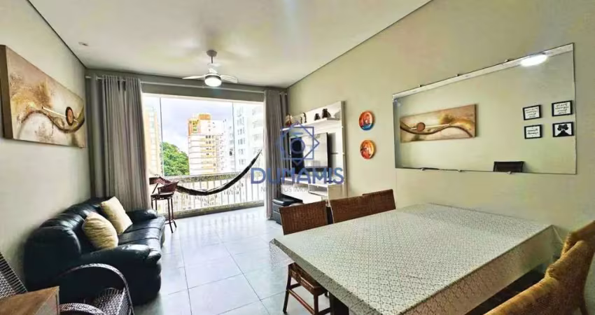 Apartamento reformado situado em localização privilegiada à beira mar na praia das pitangueiras.