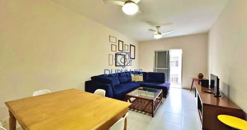 Apartamento espaçoso à venda, localizado a apenas uma quadra da praia das astúrias