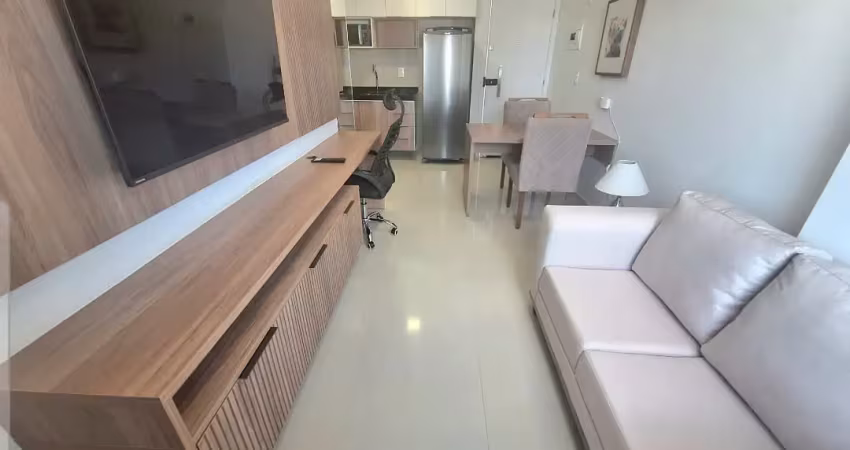 Alugo lindo apto 100% mobiliado, andar alto 1 quarto 1 vaga de garagem, ótima localz
