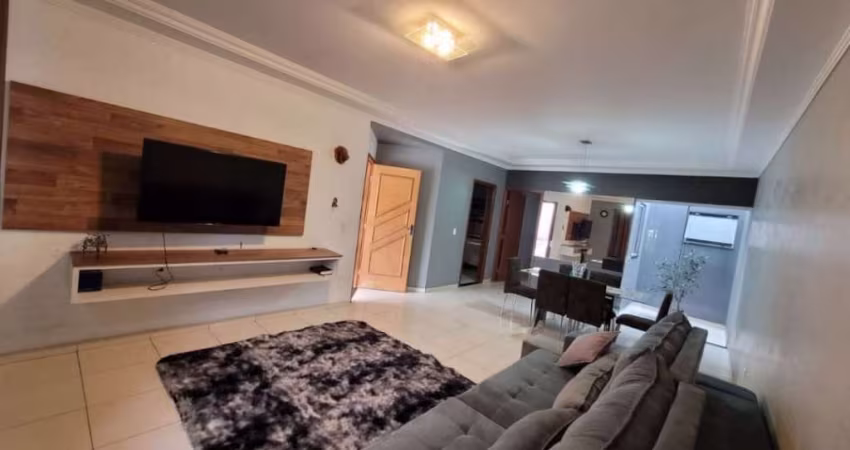 Casa com 3 dormitórios à venda, 190 m² por R$ 720.000,00 - São Pedro - Londrina/PR