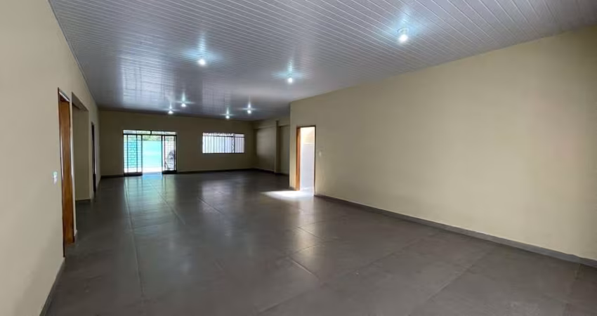 Casa para alugar, 274 m² por R$ 5.500,00 - Bancários - Londrina/PR
