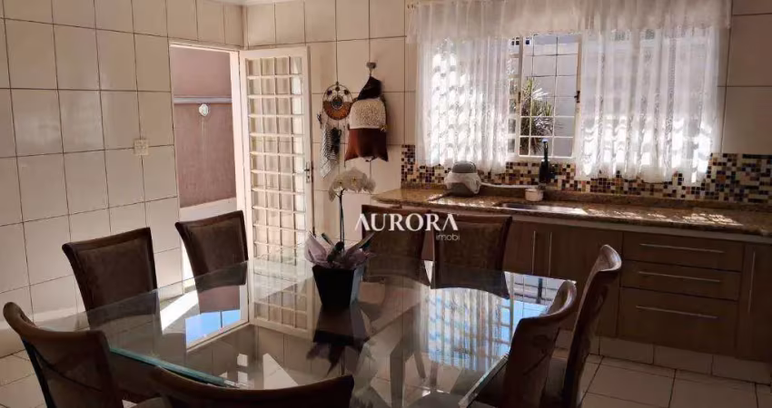 Sobrado com 4 dormitórios à venda, 289 m² por r$ 930.000,00 - califórnia - londrina/pr