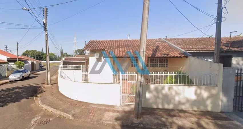 Casa para Venda em Londrina, Conjunto Habitacional Flores, 3 dormitórios, 1 banheiro, 3 vagas