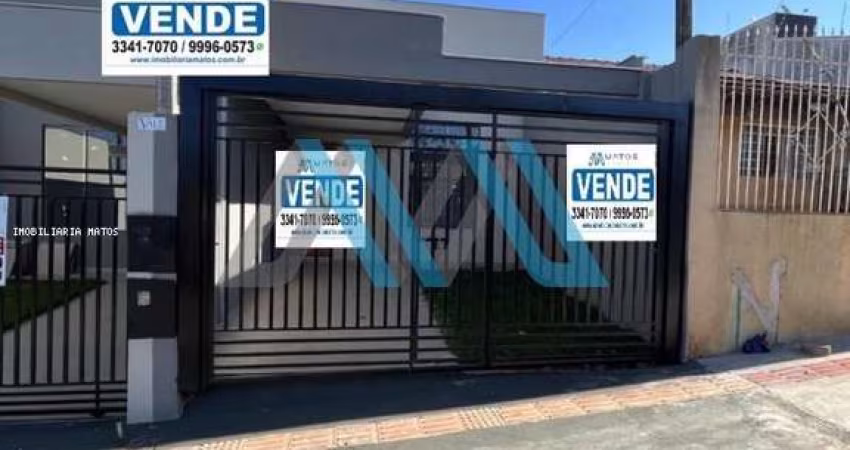 Casa Geminada para Venda em Londrina, Parque Residencial Michael Licha, 3 dormitórios, 1 suíte, 1 banheiro, 1 vaga