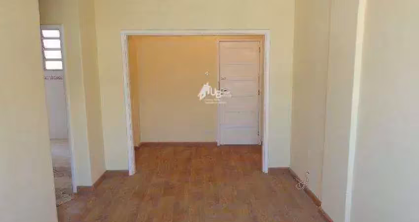 Excelente apartamento de 2 quartos e dependência em santa teresa