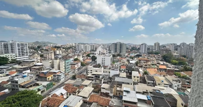Apartamento de 2 quartos no condomínio East Side - Todos os Santos