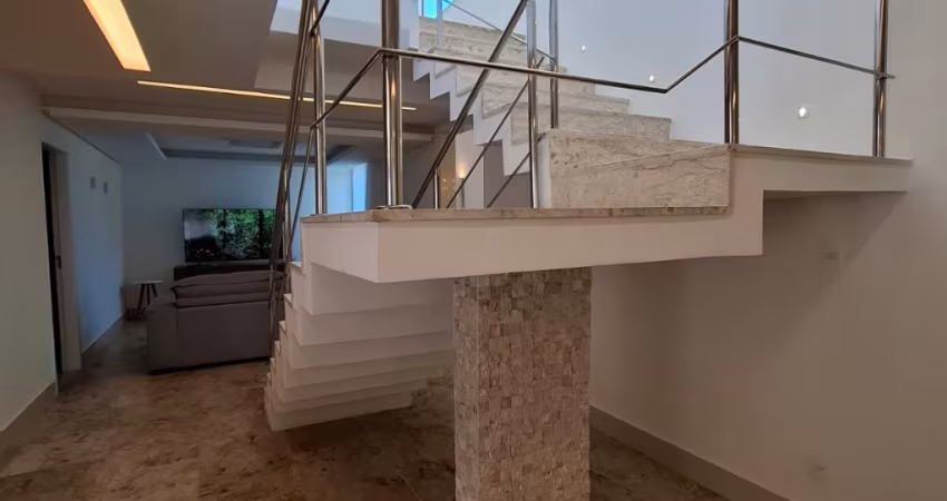 Alugo Casa 3/4 suítes Semi Mobiliada com Piscina Abrantes