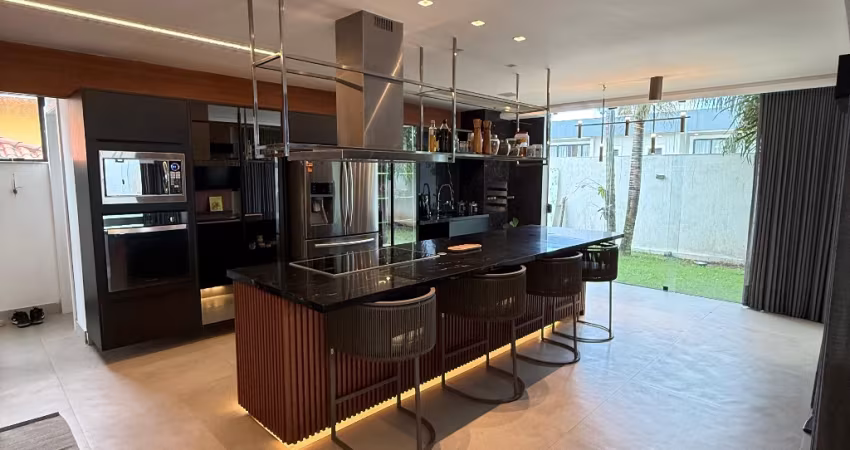 Casa à Venda no Alphaville Litoral Norte 3 – Alto Padrão e Conforto!