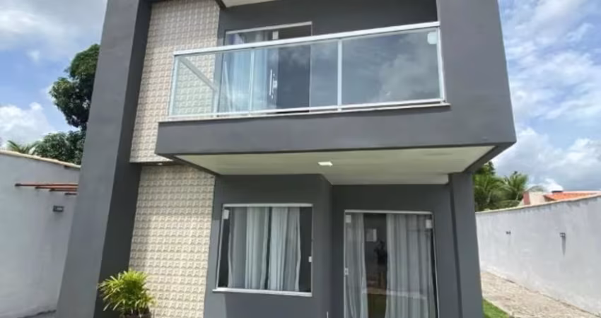 Casa finamente decorada e mobiliada para locação em Camaçari com Piscina