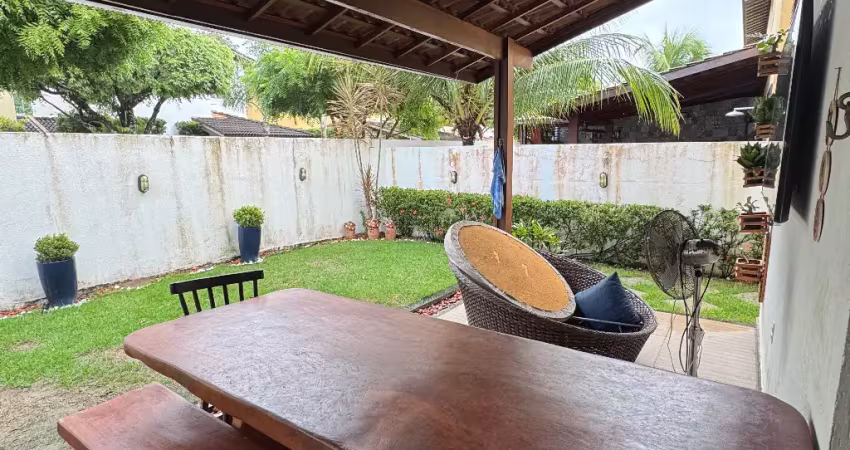 Casa para venda em condomínio na avenida luiz tarquínio, em vilas do atlântico