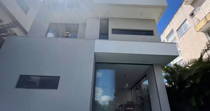 Casa tríplex completa com piscina e energia solar para locação alphaville litoral norte 2