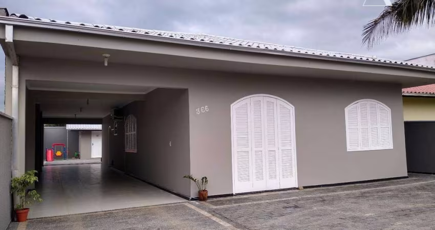 Casa com 4 dormitórios à venda, 210 m² por R$ 650.000,00 - Vila Nova - Joinville/SC