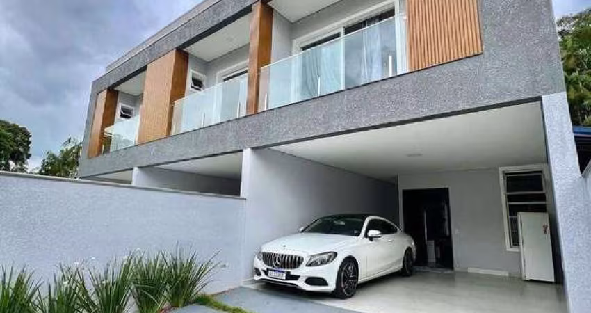 Casa com 3 dormitórios à venda, 151 m² por R$ 900.000,00 - Floresta - Joinville/SC