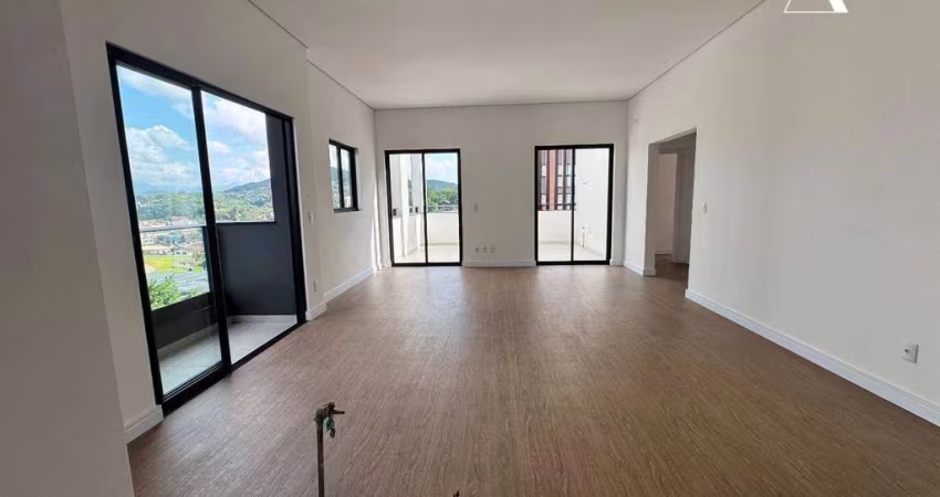 Cobertura plana com 3 dormitórios à venda, 136 m² por R$ 1.250.000 - Anita Garibaldi - Joinville/SC