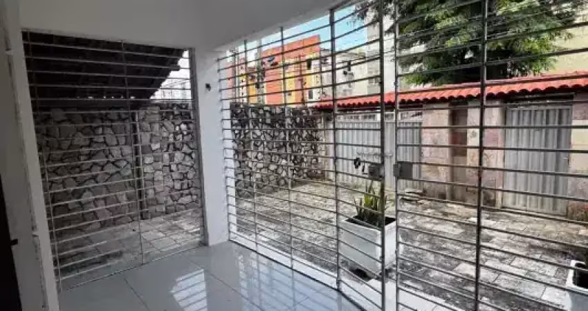 Casa com 3 quartos para alugar no Prado, Recife 