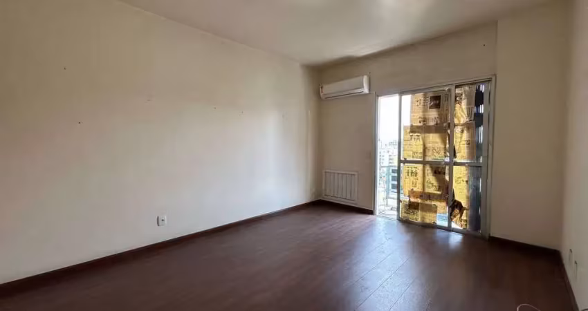 Apartamento a venda com: 3 quartos, 2 vagas e 2 banheiros