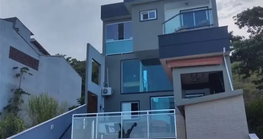 Casa com 3 quartos à venda na Avenida Ricardo Muylaert Salgado, Jardim Guanabara, Macaé