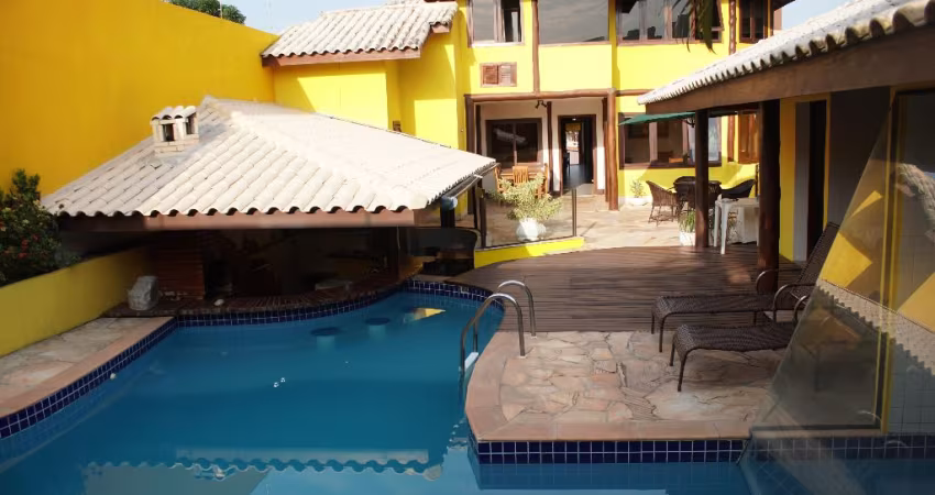 EXCELENTE CASA EM UMA DAS MELHORES RUAS DO NOVO HORIZONTE
