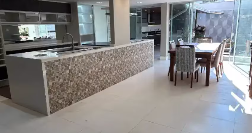 Casa com 5 quartos à venda na Praia do Pecado, Macaé 
