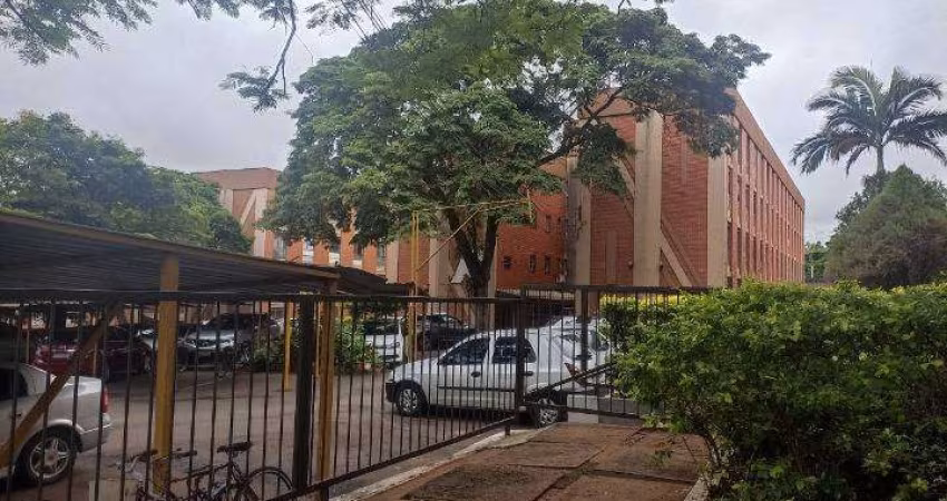 Apartamento, com 3 quartos ED. Res. Mauricio Schullmann