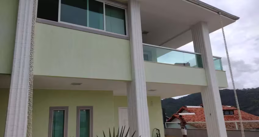 Imóvel de luxo à venda em são francisco, niterói-rj: 5 quartos, 2 suítes, 2 salas, 2 banheiros, 4 vagas de garagem, 360m².
