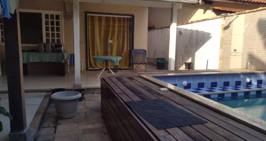 Oportunidade única! Casa para venda  em Niterói-RJ, Serra Grande: 04 quartos, 2 suítes, 2 salas, 3 vagas, 180m².