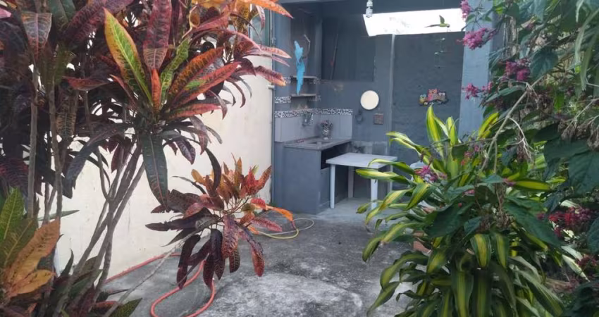 Imperdível oportunidade de casa à venda em Icaraí, Niterói-RJ: 4 quartos, 1 suite, 1 sala, 2 banheiros, 1 vaga, 129m².