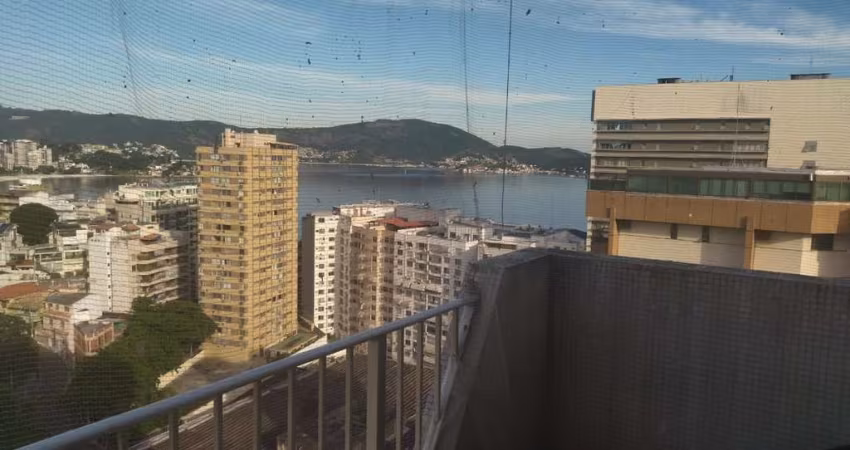 Venda de Apartamento de 2 Quartos com 1 Suíte e Vaga de Garagem no Ingá, Niterói-RJ - 85m² de Área