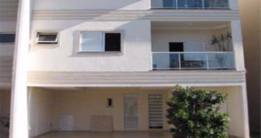 Casa no Condomínio Athenas disponível para venda, Casa com 3 andares, frente para o sol da manhã, com 3 suítes no andar intermediário, salas no térreo, cozinha planejada, área de s