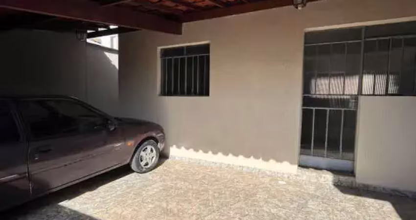 Casa com 3 quartos para alugar na Rua Coronel Severiano, Araguaia, Belo Horizonte
