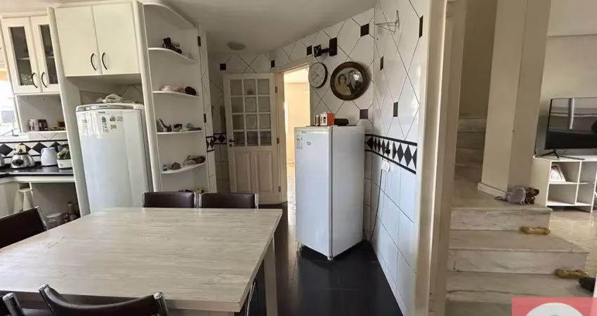 Casa com 3 quartos à venda na Rua Arco-Íris, Carianos, Florianópolis
