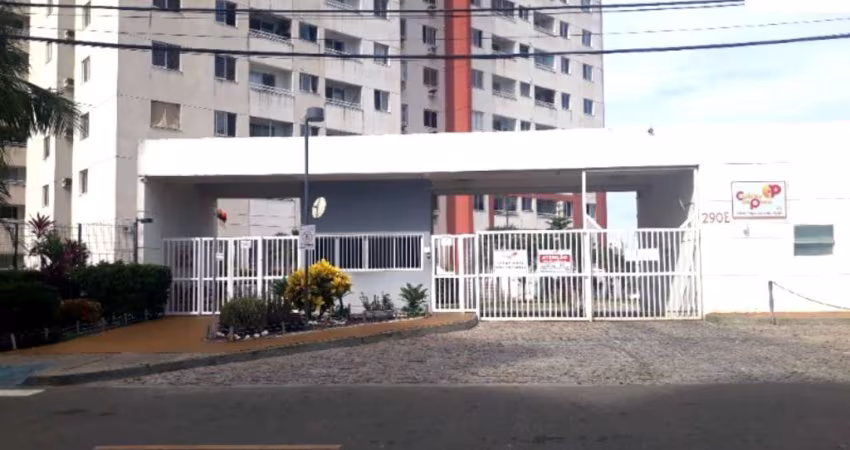 Apartamento nascente no quarto andar com 65 m², dividido em 2/4 sala ampliada semi mobiliado no Colinas de Piatã vender rua da Gratidão Piatã Salvador