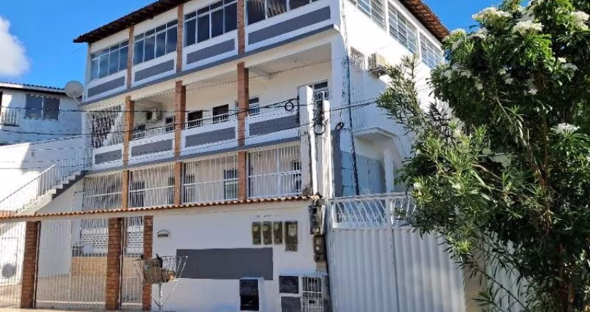 Cobertura medindo 134 m², com 2 apartamentos de 3/4, cada um 67 m², garagem venda no Jardim Eldorado do IAPI em Salvador Bahia.