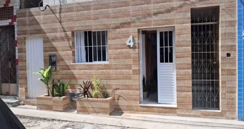 Casa terrea com edícula, área total 141,52 m² dividido em 4/4, uma suíte master closet, área gourmet, piscina, reformada vender vila rui barbosa salva