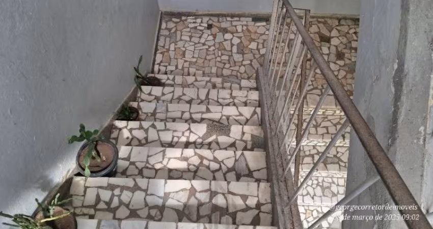 Apartamento estilo Urbis com 2/4 no segundo andar, precisando reforma vender no Cabula VI Salvador Bahia