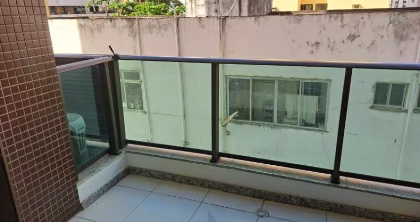 Apartamento com 1/4 nascente total, varanda, mobiliado, medindo 43 m² no terceiro andar do Edifício Boa Vista Pituba vender