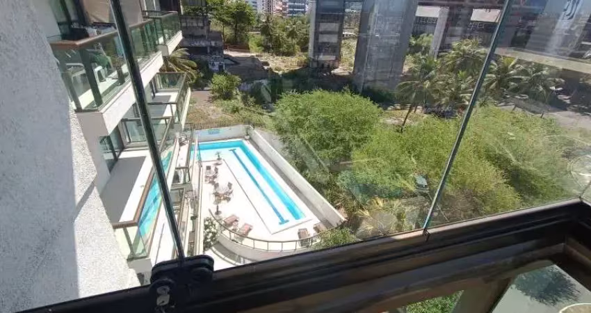 Apartamento 100% mobiliado medindo 65 m² com 1/4 garagem no Condomínio Edifício Bela Vista Long Stay para alugar em Armação Salvador