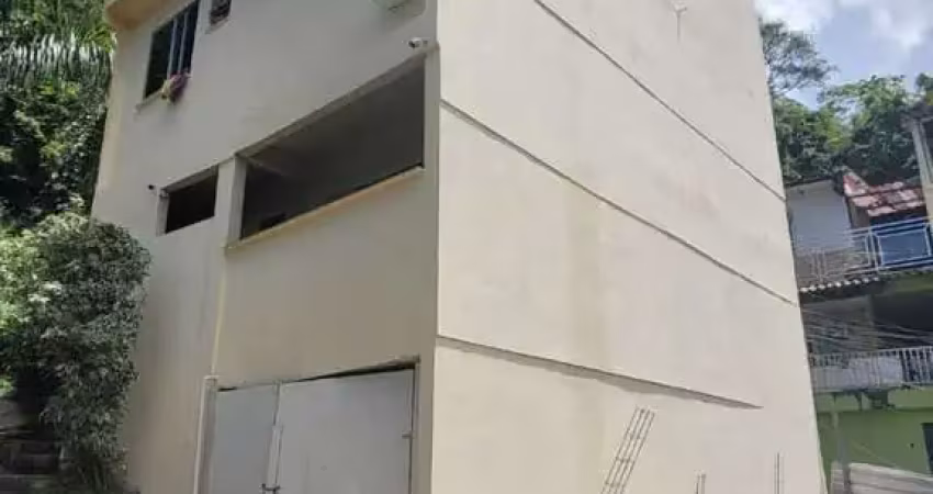 Casa Duplex , com 4 quartos na Taquara em Jacarepaguá