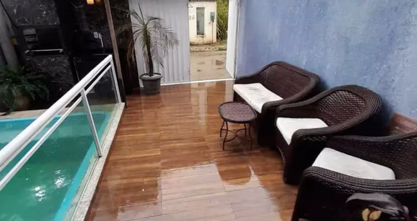 Casa Duplex  , com 4 Quartos na Taquara