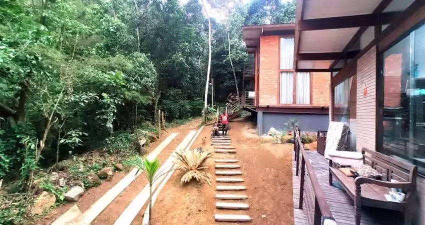 2 casas , a venda , em vargem grande. valor referente a 2 casas.